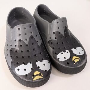 Native Miles Water Shoes Sanrio Hello Kitty Badtz Maru C12 Kids 12 RUNS SMALL